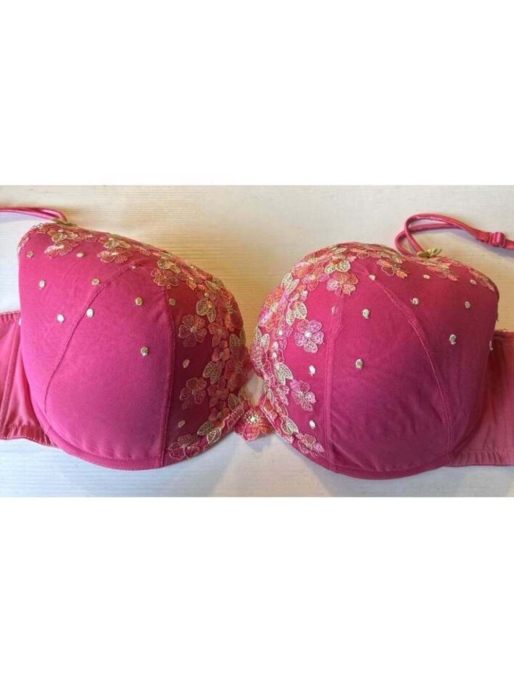 Cacique bra size 44 DDd